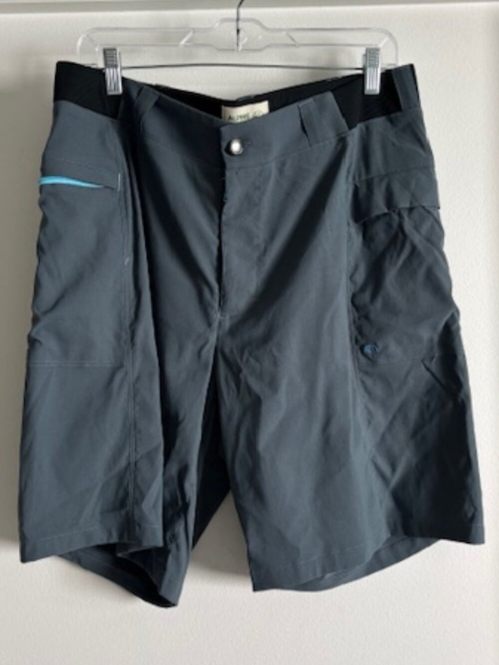 ALPINE PARROT CYPRESS HIKING SHORTS Size 16